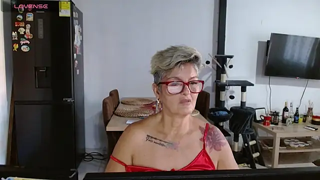Snapshot of bety-cum2 chatting on June 2026 12:05:02 PM bety-cum2 online show from June 2026 12:05:02 PM