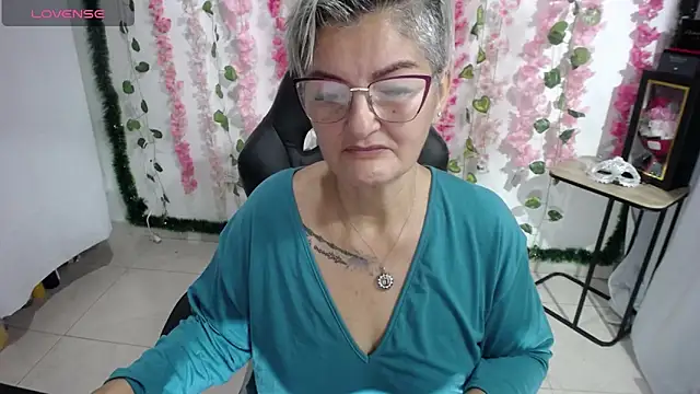 Snapshot of bety-cum2 chatting on February 2025 09:00:02 AM bety-cum2 online show from February 2025 09:00:02 AM