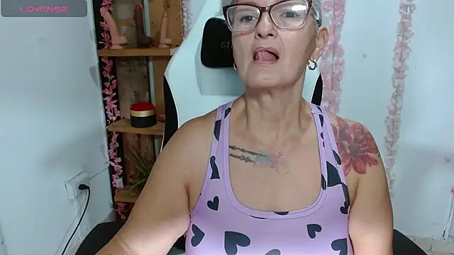 Snapshot of bety-cum2 chatting on July 2026 10:55:01 AM bety-cum2 online show from July 2026 10:55:01 AM