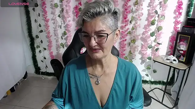 Snapshot of bety-cum2 chatting on February 2025 02:46:02 PM bety-cum2 online show from February 2025 02:46:02 PM