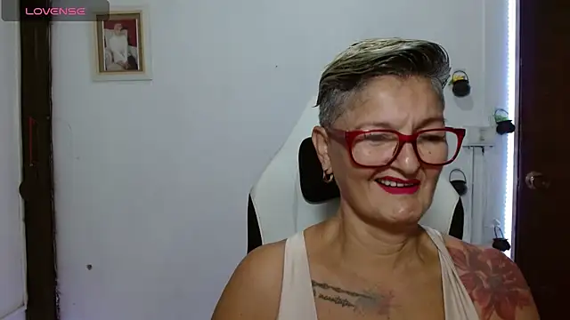 Snapshot of bety-cum2 chatting on June 2026 03:11:02 PM bety-cum2 online show from June 2026 03:11:02 PM