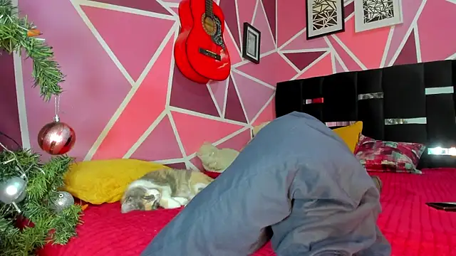 Snapshot of Little_doll_ chatting on December 2025 02:27:01 AM Little doll online show from December 2025 02:27:01 AM