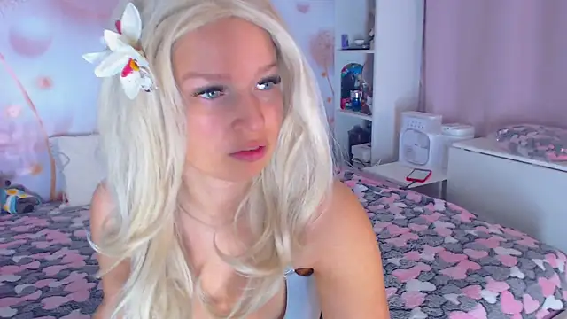 Snapshot of mooncandygirl chatting on May 2026 04:55:01 AM mooncandygirl online show from May 2026 04:55:01 AM