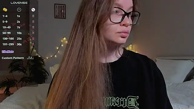 Virtual Girll online show from October 2025 08:18:01 PM