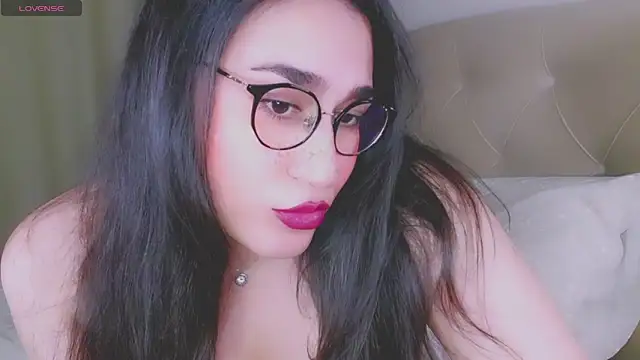 Snapshot of MERA_arab chatting on October 2025 01:04:02 AM MERA arab online show from October 2025 01:04:02 AM