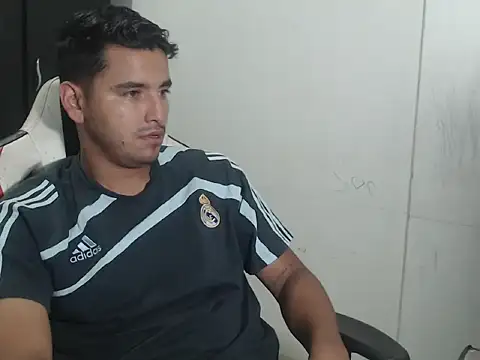 kylian 07 online show from December 2025 02:43:01 AM