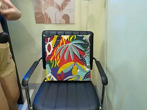 Snapshot of Skinny_regie99xxx chatting on September 2025 01:28:02 PM Skinny regie99xxx online show from September 2025 01:28:02 PM