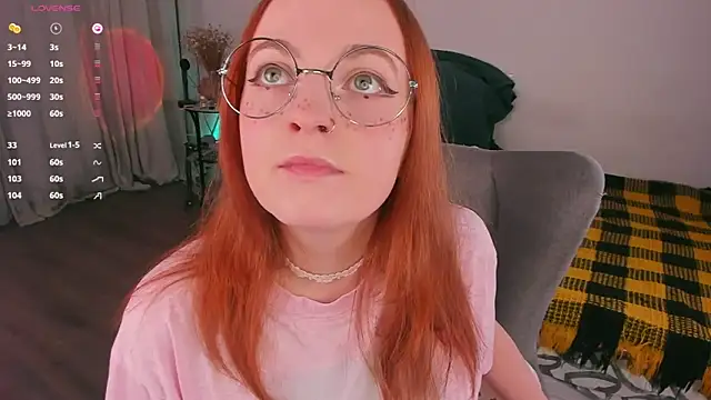 Snapshot of Alice_CutePerv chatting on November 2025 12:37:02 PM Alice CutePerv online show from November 2025 12:37:02 PM