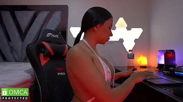 Dubois Amy online show from December 2024 11:41:02 PM