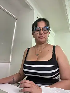 SWEETLILY18 online show from March 2025 09:32:02 PM