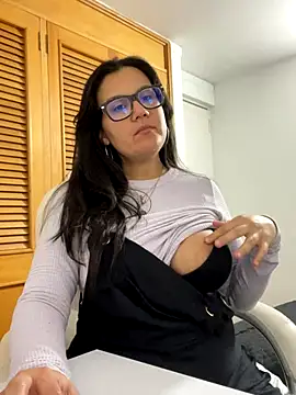 SWEETLILY18 online show from October 2025 09:51:02 PM