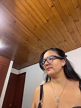 Snapshot of SWEETLILY18 chatting on July 2026 01:39:02 PM SWEETLILY18 online show from July 2026 01:39:02 PM
