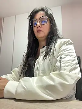 SWEETLILY18 online show from February 2025 11:28:01 AM