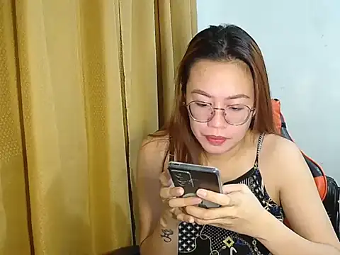 crizzybel online show from November 2025 07:14:01 PM