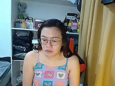 Snapshot of crizzybel chatting on April 2026 09:34:01 PM crizzybel online show from April 2026 09:34:01 PM
