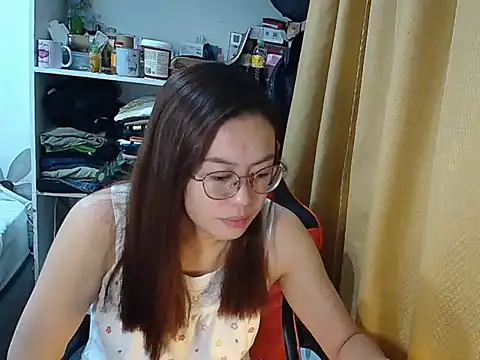 crizzybel online show from April 2026 09:04:02 PM