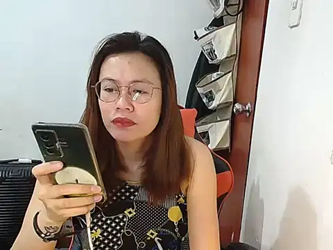 Snapshot of crizzybel chatting on May 2026 10:09:02 PM crizzybel online show from May 2026 10:09:02 PM