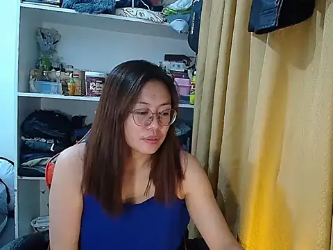 Snapshot of crizzybel chatting on April 2026 05:25:01 PM crizzybel online show from April 2026 05:25:01 PM