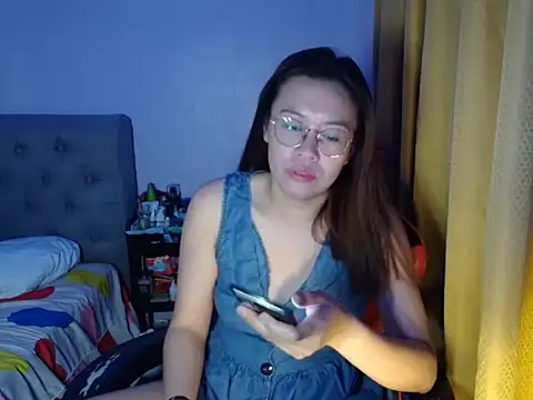 Snapshot of crizzybel chatting on May 2026 03:37:01 AM crizzybel online show from May 2026 03:37:01 AM