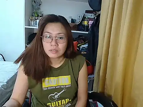 Snapshot of crizzybel chatting on April 2026 04:58:02 PM crizzybel online show from April 2026 04:58:02 PM