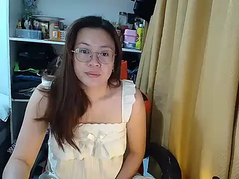 crizzybel online show from April 2026 06:03:02 PM