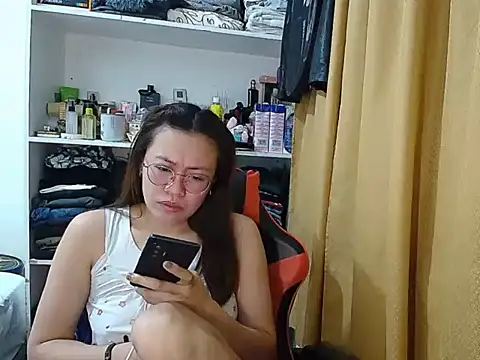 crizzybel online show from February 2026 07:25:01 PM