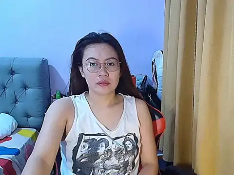 Snapshot of crizzybel chatting on May 2026 01:49:02 AM crizzybel online show from May 2026 01:49:02 AM