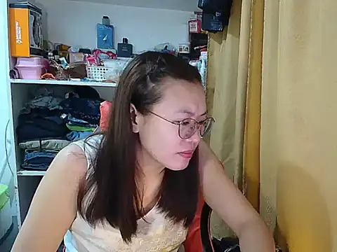 crizzybel online show from December 2025 03:00:02 AM