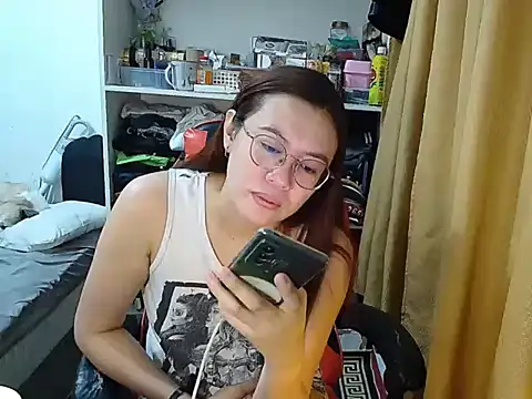 crizzybel online show from April 2026 08:04:02 PM