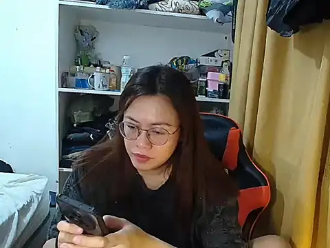 Snapshot of crizzybel chatting on May 2026 05:38:01 PM crizzybel online show from May 2026 05:38:01 PM