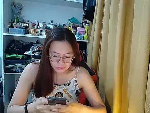 crizzybel online show from April 2026 08:21:01 PM