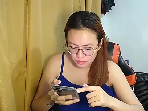 crizzybel online show from December 2025 06:51:01 PM