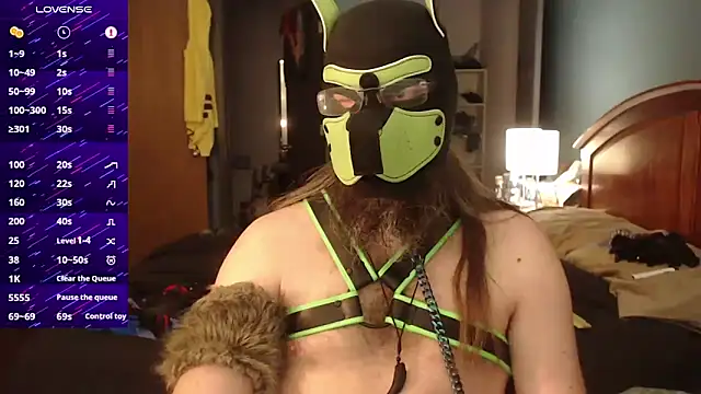 kinkywolf429 online show from October 2025 05:56:02 PM