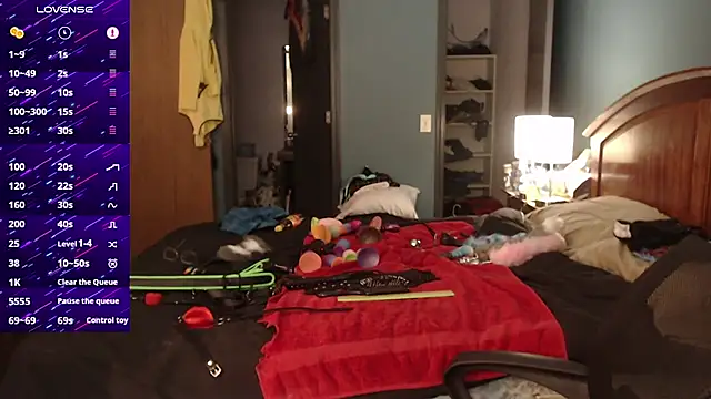 kinkywolf429 online show from November 2025 07:50:02 PM