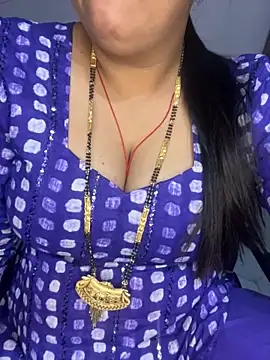 Zoya Varma004 online show from November 2025 10:30:01 AM