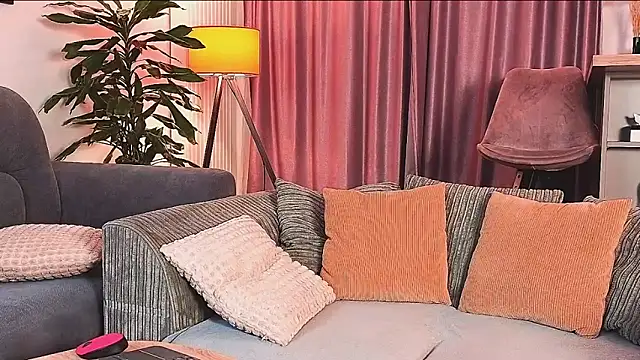 MayaCroft online show from December 2024 03:31:02 PM