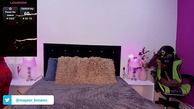 Snapshot of Brunna-Brownn chatting on October 2025 12:04:02 PM Brunna-Brownn online show from October 2025 12:04:02 PM