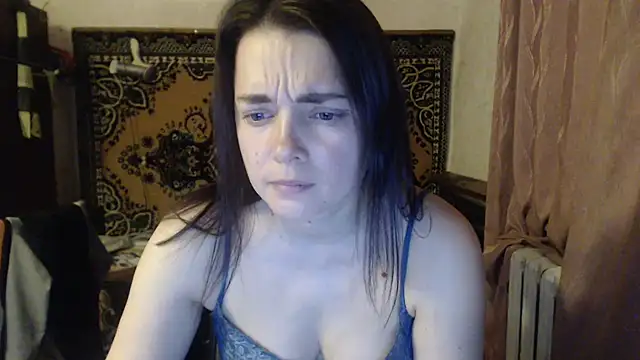 Snapshot of AlisaLaDiva chatting on April 2026 09:28:01 PM AlisaLaDiva online show from April 2026 09:28:01 PM