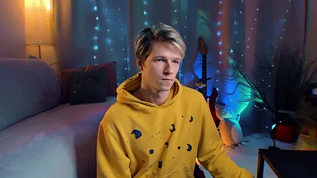 Breston Sweet online show from March 2026 07:26:01 PM