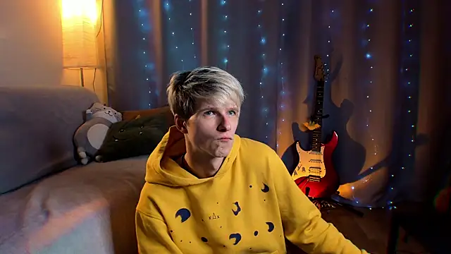 Breston Sweet online show from March 2026 07:58:02 PM