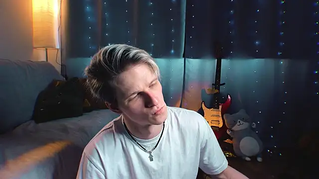 Breston Sweet online show from March 2026 12:00:01 PM