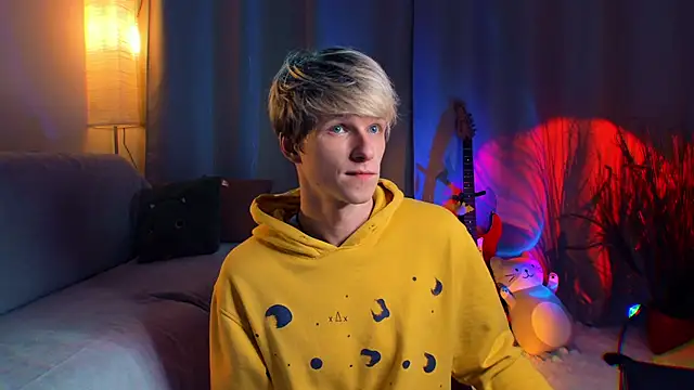 Breston Sweet online show from March 2026 02:12:01 AM