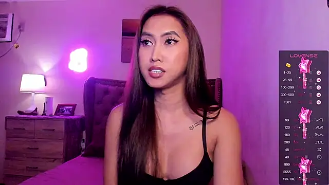 Snapshot of BombshellPH chatting on February 2025 07:02:02 AM BombshellPH online show from February 2025 07:02:02 AM