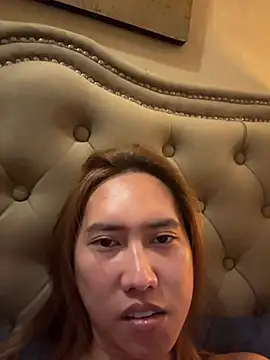 Snapshot of BombshellPH chatting on June 2026 10:27:01 AM BombshellPH online show from June 2026 10:27:01 AM