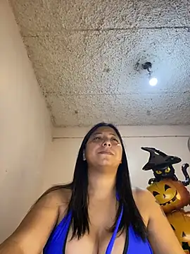 Leylafourniert online show from October 2025 08:07:01 PM