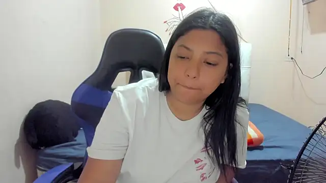 Leylafourniert online show from March 2025 08:50:02 PM