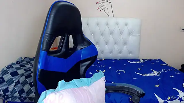 Leylafourniert online show from March 2026 07:14:02 PM