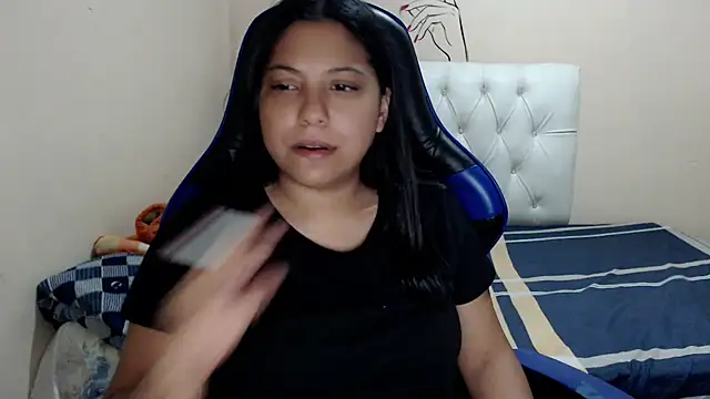 Leylafourniert online show from September 2025 06:30:01 PM