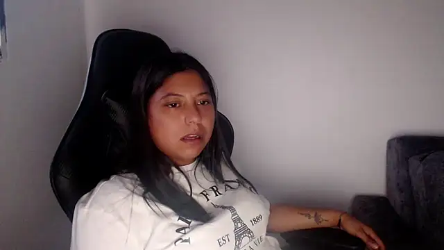 Snapshot of Leylafourniert chatting on May 2026 07:47:02 PM Leylafourniert online show from May 2026 07:47:02 PM