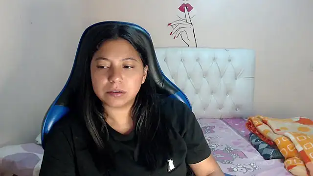 Leylafourniert online show from December 2025 05:36:01 PM